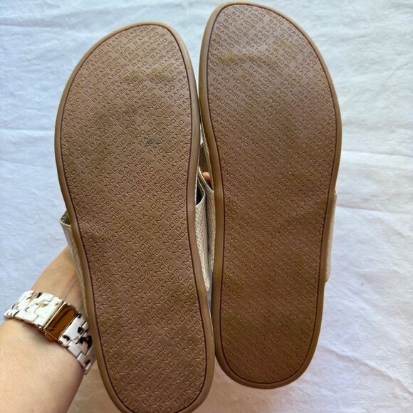 Bandolino Womens Gold Snake Print Thong Sandals Size 9M - Picture 5 of 7